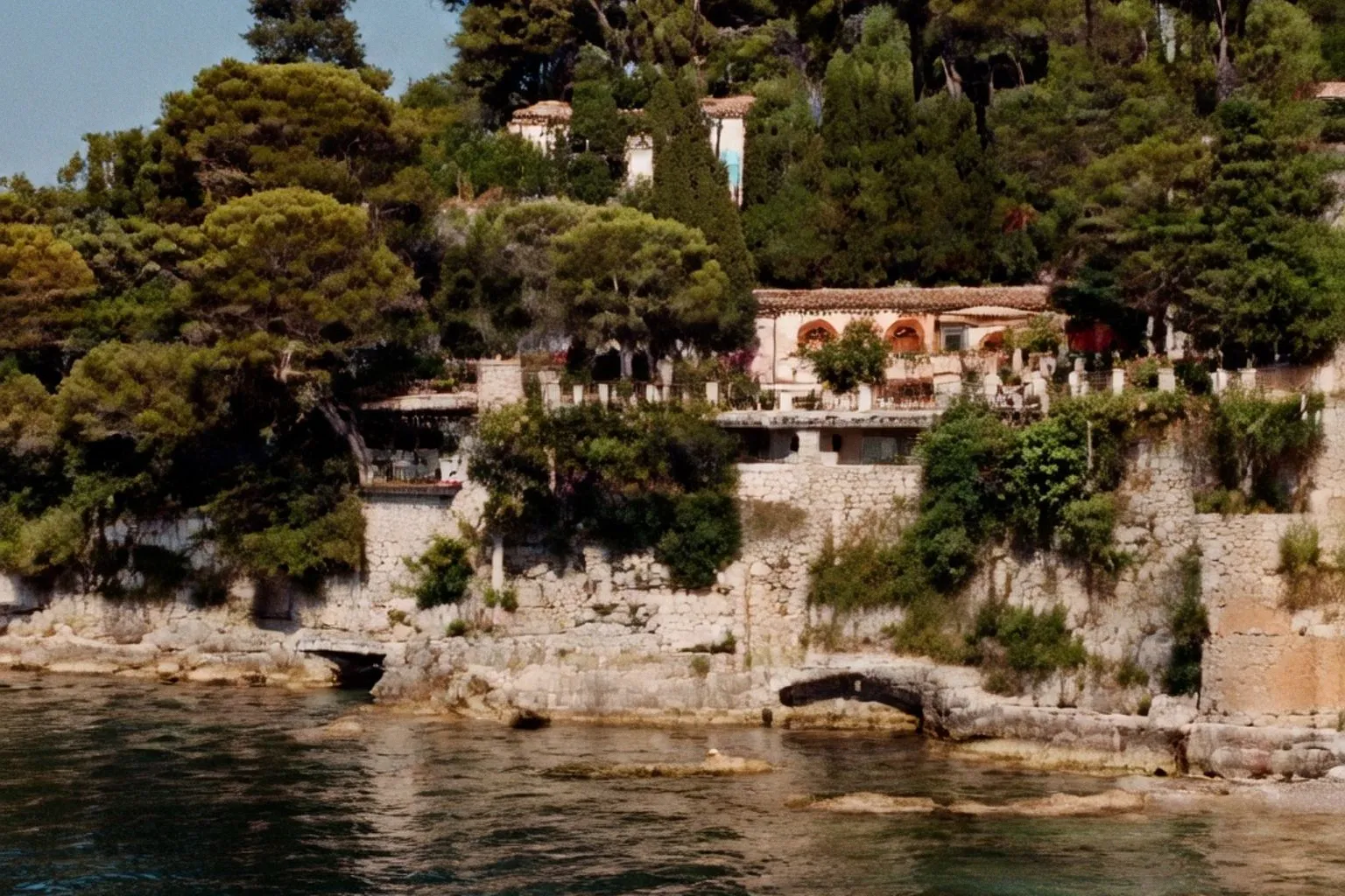Immobilier de prestige : pourquoi la Côte d'Azur domine le marché européen des villas