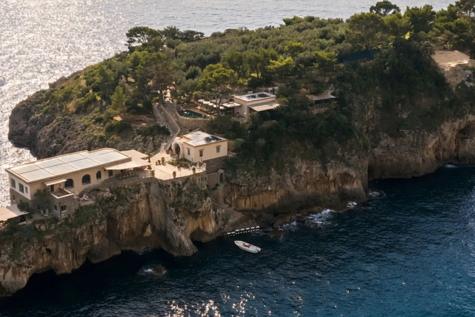 Séjour sur l'île privée d'Isca : les coulisses tarifaires d'une location d'exception