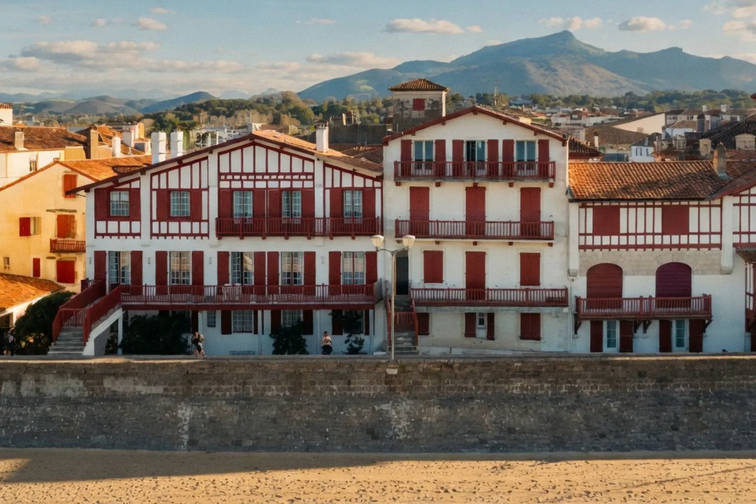 Villa Ugaïna à Saint-Jean-de-Luz : l'immobilier de luxe résiste à la crise